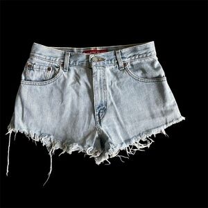 Vintage Levi’s Classic Relaxed 550 Cutoff Raw Edge Distressed Jean Shorts